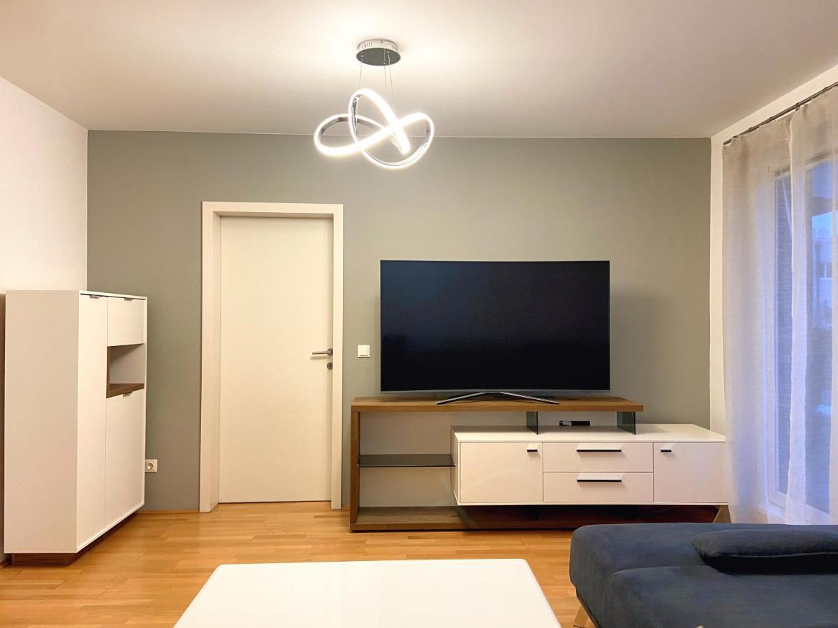 Near Lake Spacious & Furnished Beautiful Apartment Βιέννη Εξωτερικό φωτογραφία